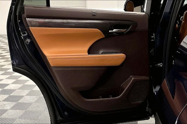 2022 Toyota Highlander Platinum AWD - Pano Roof - Htd/Cooled Leather