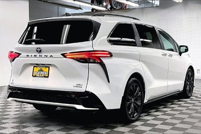 2022 Toyota Sienna XSE Sunroof-Adaptive Cruise-Htd Seats