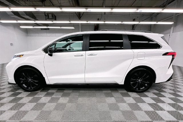 2022 Toyota Sienna XSE Sunroof-Adaptive Cruise-Htd Seats