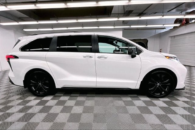 2022 Toyota Sienna XSE Sunroof-Adaptive Cruise-Htd Seats