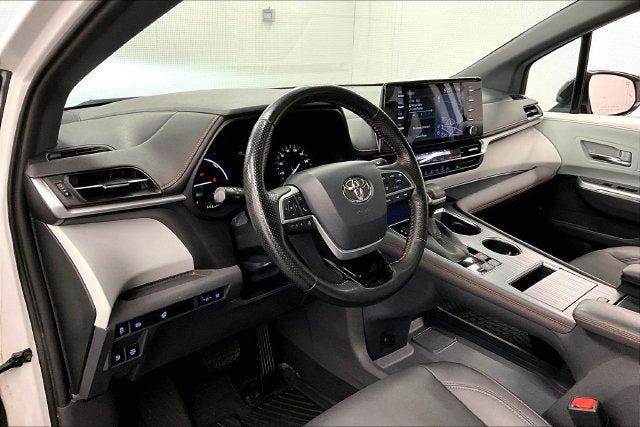 2022 Toyota Sienna XSE Sunroof-Adaptive Cruise-Htd Seats