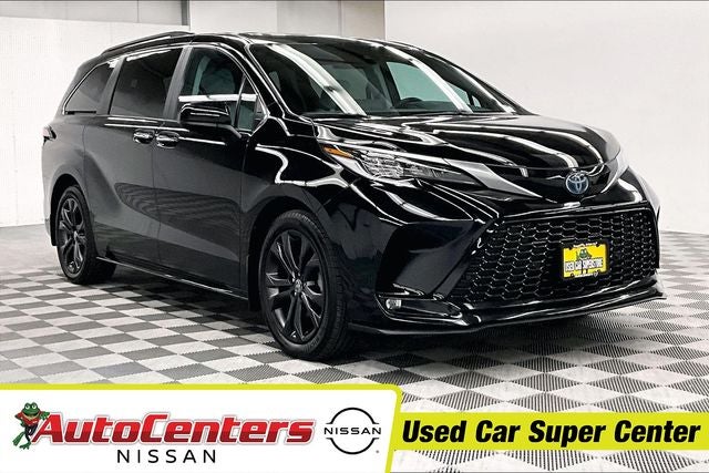 2023 Toyota Sienna XSE 8 Passenger