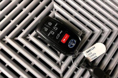 2023 Toyota Sienna XSE 8 Passenger