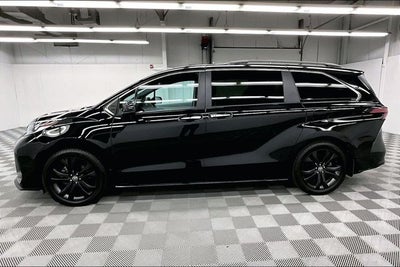 2023 Toyota Sienna XSE 8 Passenger