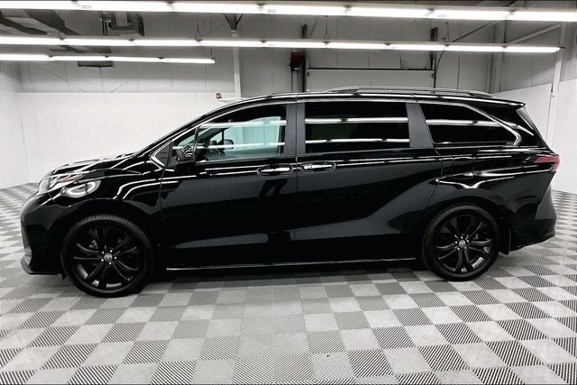 2023 Toyota Sienna XSE 8 Passenger