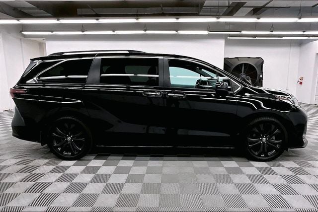 2023 Toyota Sienna XSE 8 Passenger