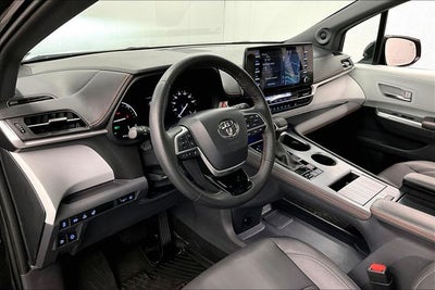 2023 Toyota Sienna XSE 8 Passenger
