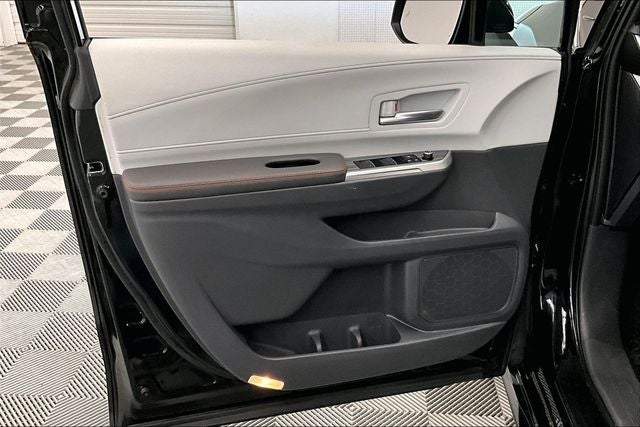 2023 Toyota Sienna XSE 8 Passenger