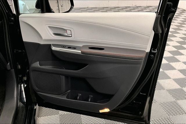 2023 Toyota Sienna XSE 8 Passenger