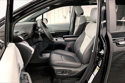 2023 Toyota Sienna XSE 8 Passenger