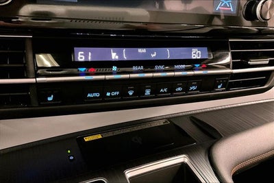 2023 Toyota Sienna XSE 8 Passenger