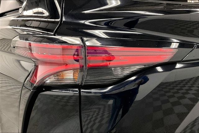 2023 Toyota Sienna XSE 8 Passenger