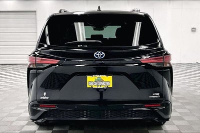 2023 Toyota Sienna XSE 8 Passenger