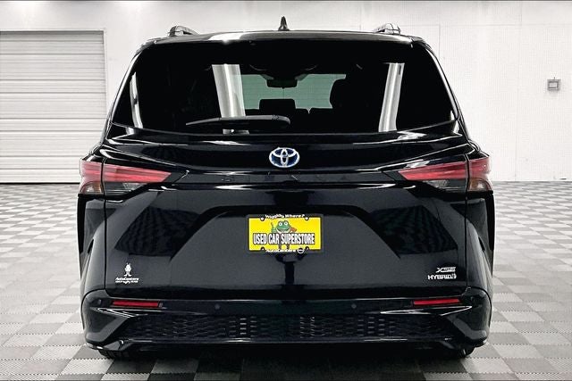 2023 Toyota Sienna XSE 8 Passenger