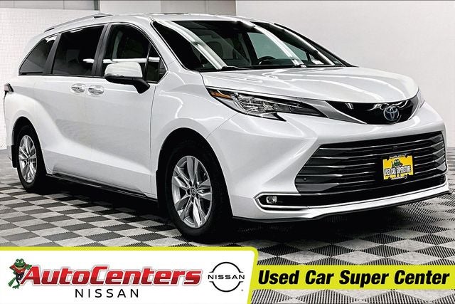 2022 Toyota Sienna Limited 7 Passenger