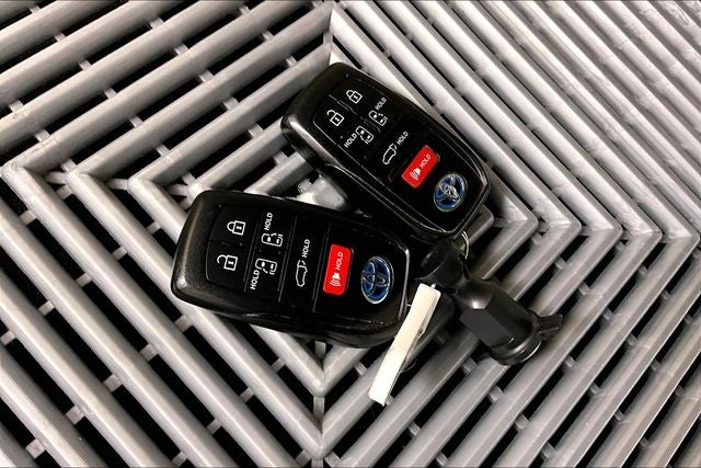 2022 Toyota Sienna Limited 7 Passenger