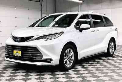 2022 Toyota Sienna Limited 7 Passenger
