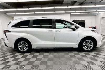 2022 Toyota Sienna Limited 7 Passenger