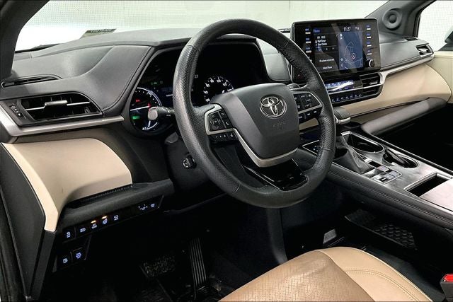 2022 Toyota Sienna Limited 7 Passenger