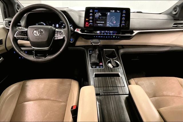 2022 Toyota Sienna Limited 7 Passenger