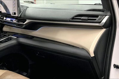 2022 Toyota Sienna Limited 7 Passenger