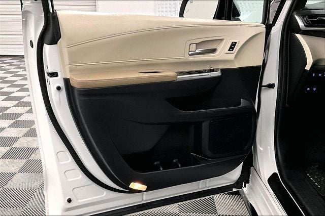 2022 Toyota Sienna Limited 7 Passenger