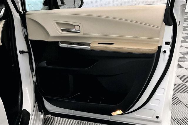2022 Toyota Sienna Limited 7 Passenger