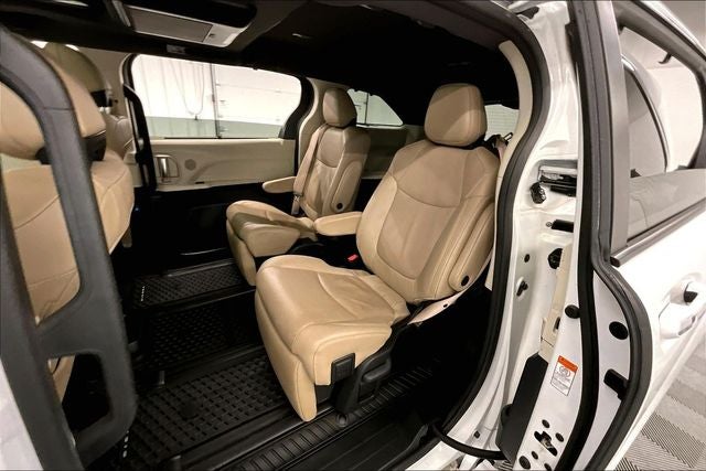 2022 Toyota Sienna Limited 7 Passenger