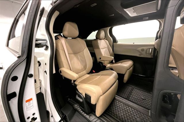 2022 Toyota Sienna Limited 7 Passenger