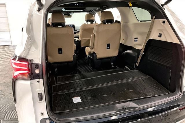 2022 Toyota Sienna Limited 7 Passenger