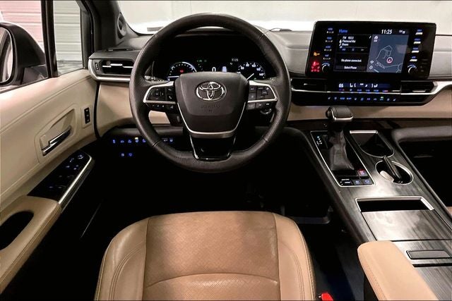 2022 Toyota Sienna Limited 7 Passenger