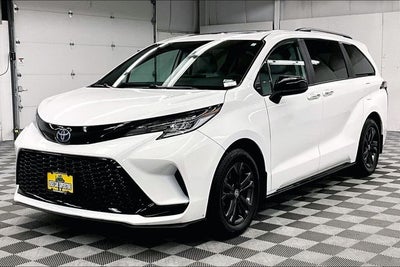 2025 Toyota Sienna XSE AWD - Sunroof - Adaptive Cruise - Htd Seats