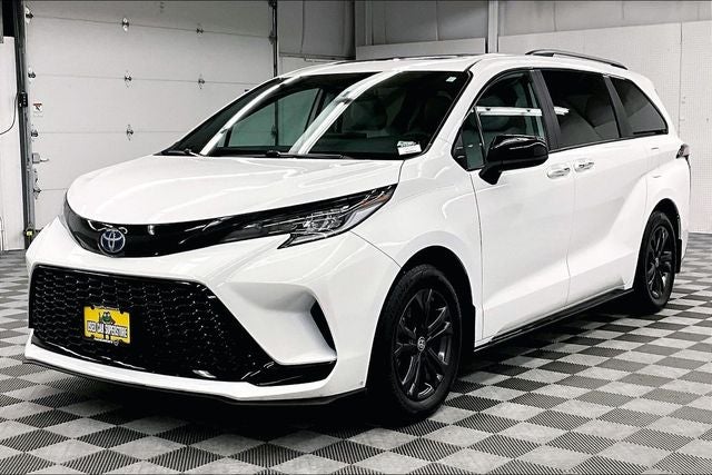 2025 Toyota Sienna XSE AWD - Sunroof - Adaptive Cruise - Htd Seats