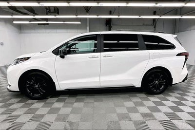 2025 Toyota Sienna XSE AWD - Sunroof - Adaptive Cruise - Htd Seats