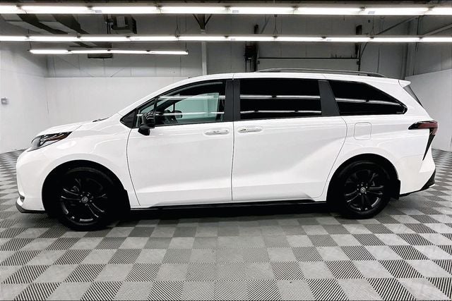 2025 Toyota Sienna XSE AWD - Sunroof - Adaptive Cruise - Htd Seats