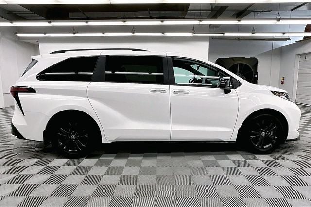 2025 Toyota Sienna XSE AWD - Sunroof - Adaptive Cruise - Htd Seats
