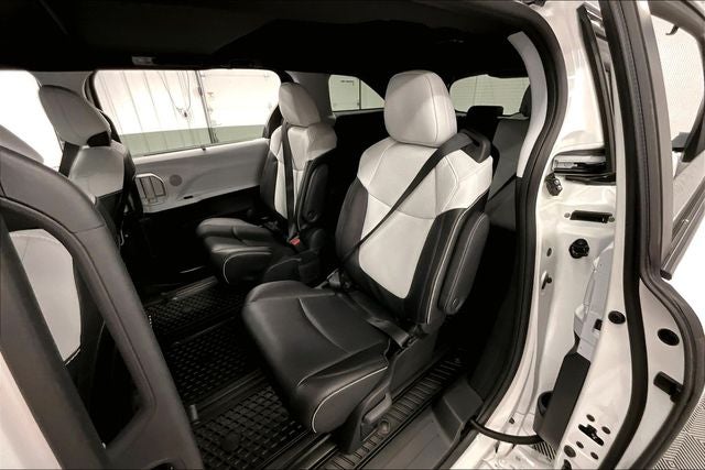 2025 Toyota Sienna XSE AWD - Sunroof - Adaptive Cruise - Htd Seats
