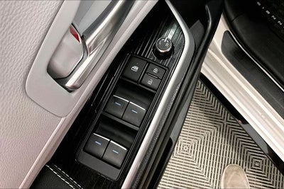 2025 Toyota Sienna XSE AWD - Sunroof - Adaptive Cruise - Htd Seats