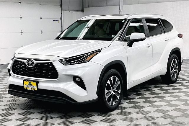 2024 Toyota Highlander XLE Sunroof - Adaptive Cruise - Htd Seats