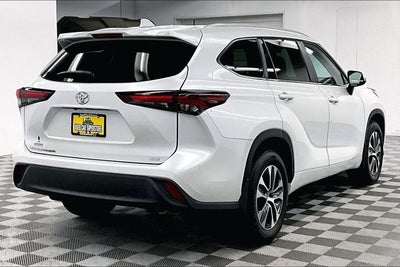 2024 Toyota Highlander XLE Sunroof - Adaptive Cruise - Htd Seats