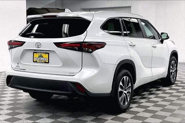 2024 Toyota Highlander XLE Sunroof - Adaptive Cruise - Htd Seats