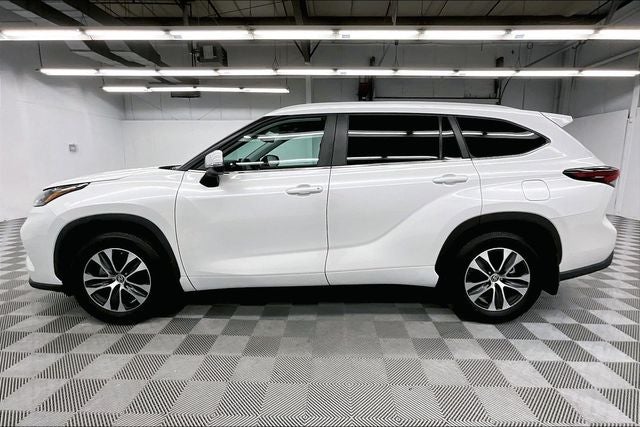 2024 Toyota Highlander XLE Sunroof - Adaptive Cruise - Htd Seats
