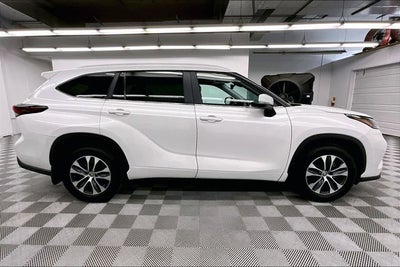 2024 Toyota Highlander XLE Sunroof - Adaptive Cruise - Htd Seats