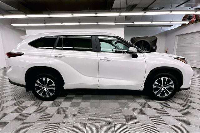 2024 Toyota Highlander XLE Sunroof - Adaptive Cruise - Htd Seats