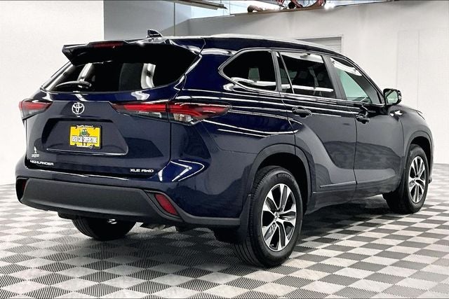 2024 Toyota Highlander XLE AWD - Sunroof - Adaptive Cruise - Htd Seats