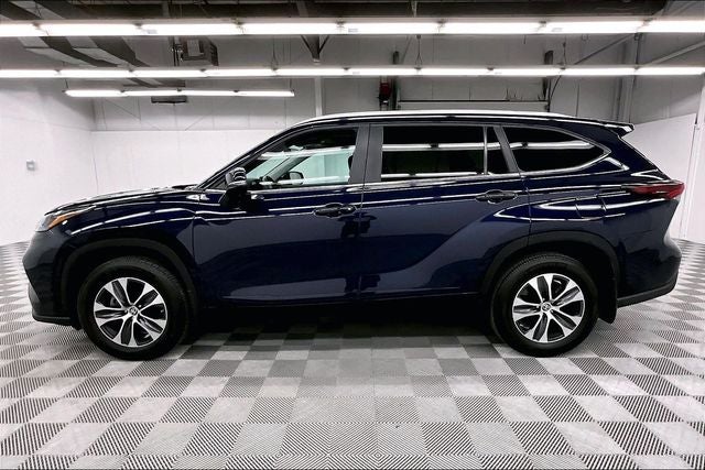 2024 Toyota Highlander XLE AWD - Sunroof - Adaptive Cruise - Htd Seats