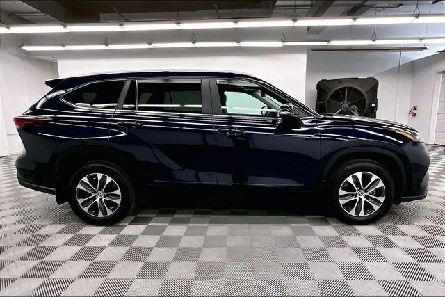 2024 Toyota Highlander XLE AWD - Sunroof - Adaptive Cruise - Htd Seats