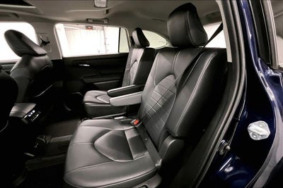 2024 Toyota Highlander XLE AWD - Sunroof - Adaptive Cruise - Htd Seats