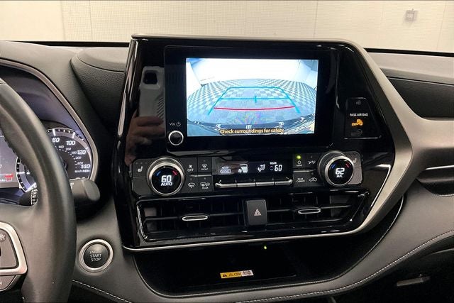 2024 Toyota Highlander XLE AWD - Sunroof - Adaptive Cruise - Htd Seats
