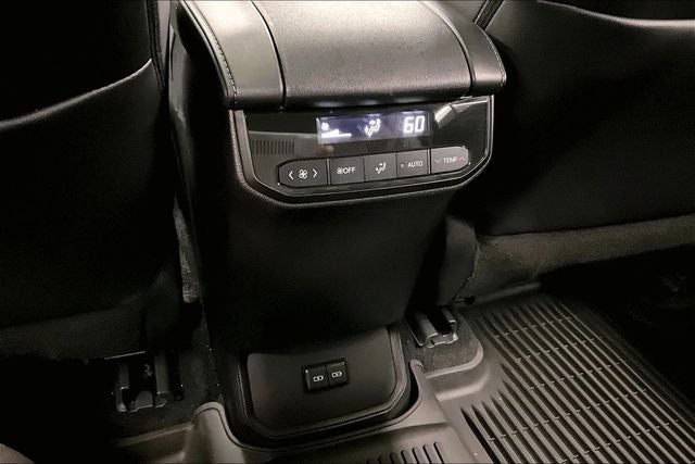 2024 Toyota Highlander XLE AWD - Sunroof - Adaptive Cruise - Htd Seats